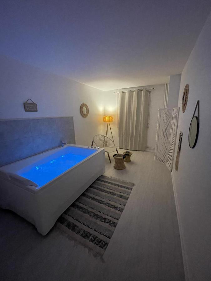 Le Chateaucreux - Cosy & Spa Saint-Etienne  Bagian luar foto